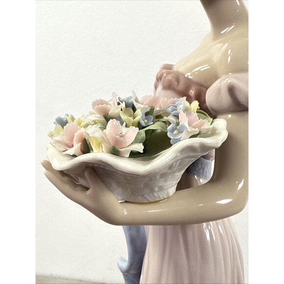 Lladro Spring Flirtation 6365 Pristine Condition - Picture 11 of 12